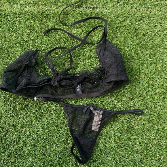 Oh La La Cheri Paris Black Lace Lingerie Set - Picture 1 of 6